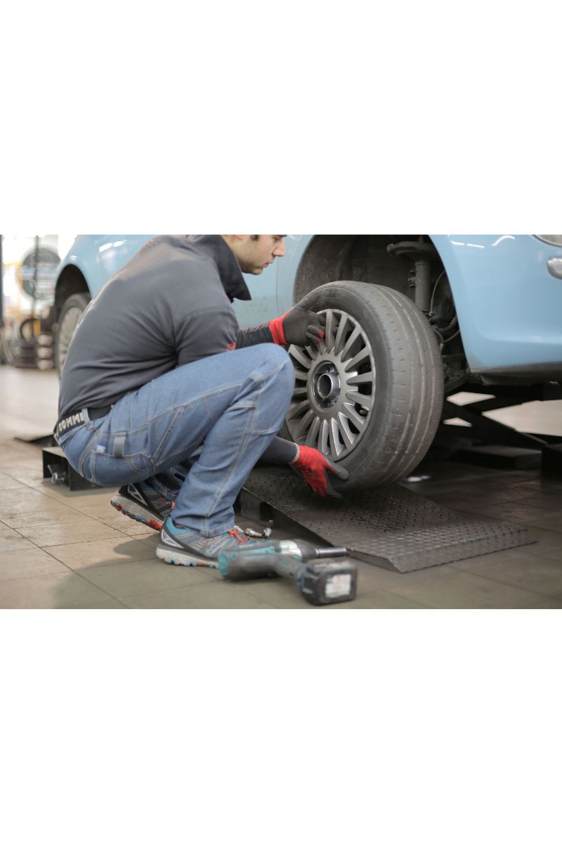 Especialistas en cambio de neumáticos, ofrecemos servicios rápidos y precisos para mejorar la tracción, la eficiencia y la seguridad de tu vehículo.